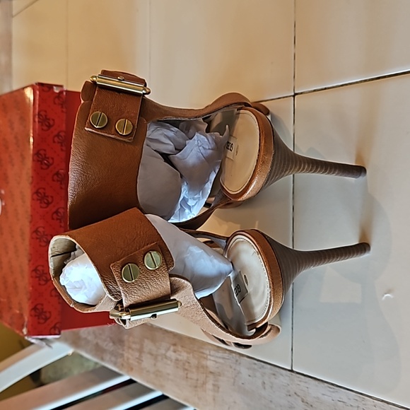 Guess Hyanne Gladiator heel - Picture 2 of 4